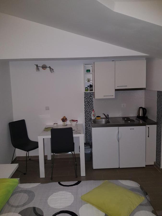 Gabi Rooms & Studio Apartment 로조박 외부 사진