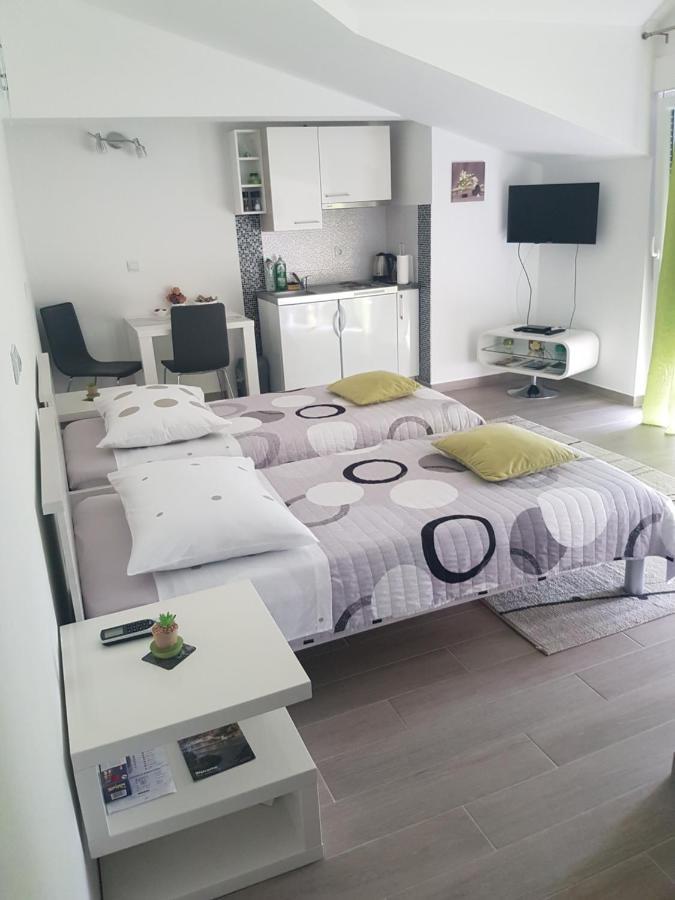 Gabi Rooms & Studio Apartment 로조박 외부 사진
